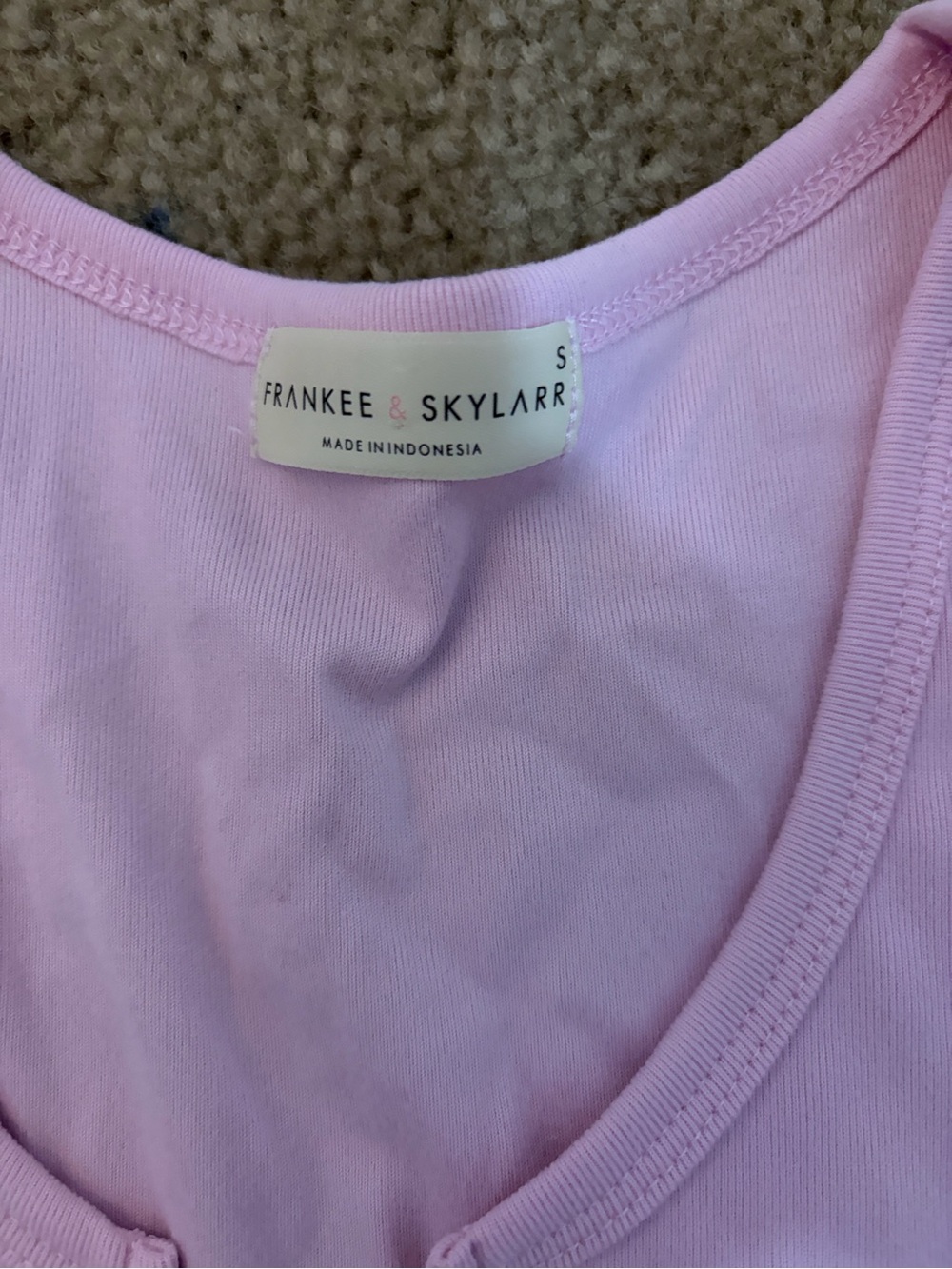 Frankee & Skylar Short Sleeve Tee in Light Lavender